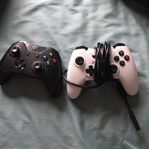 I’m selling Xbox one controllers